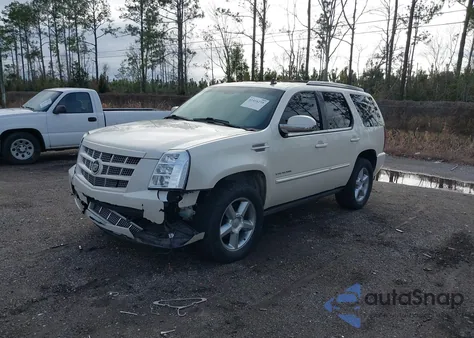 2013 Cadillac Escalade Premium z USA, uszkodzony, nr VIN 1GYS3CEF2DR318728